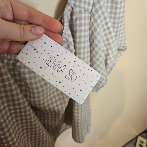 Sienna Sky Small S Checkered Light Tan White Checkered Scoop Oversized NEW NWT - Picture 6 of 10